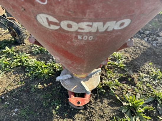 COSMO 500 FERTILIZER SPREADER