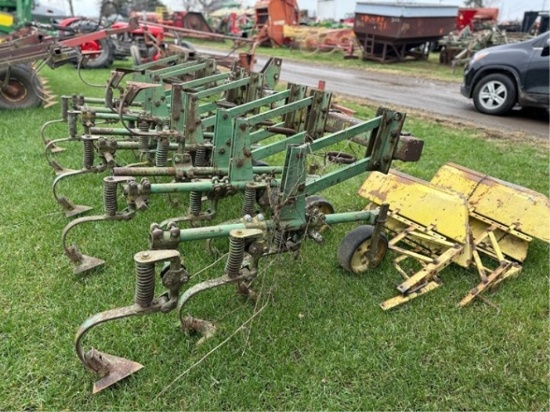 JD RM 4 ROW CULTIVATOR