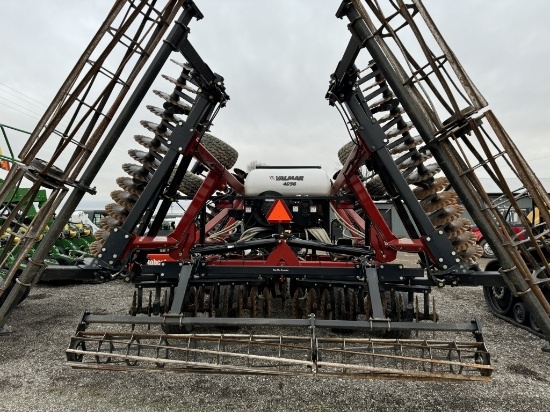 CASE IH 335 VT WITH VALMAR 4056 AIR SEEDER