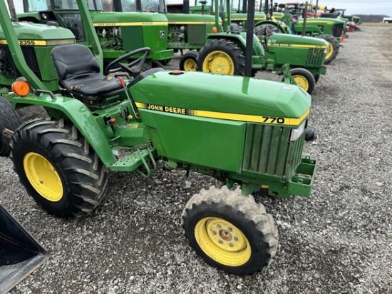 90 JD 770 COMPACT UTILITY