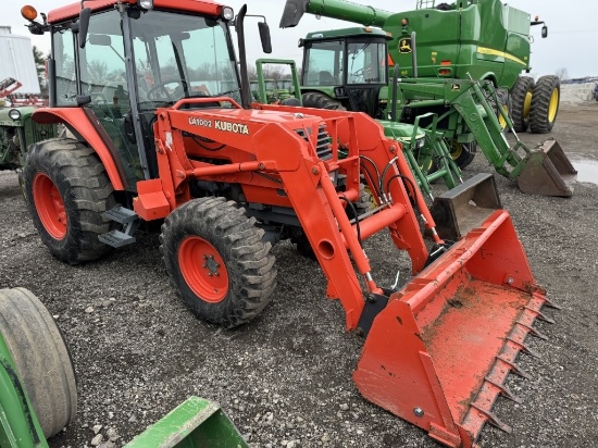 KUBOTA M4900 TRACTOR