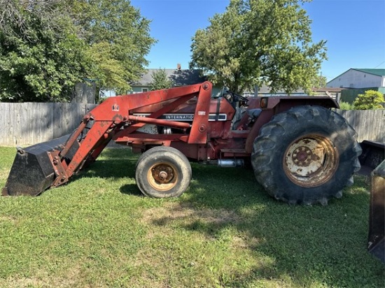INTERNATIONAL 584 DIESEL UTILITY TRACTOR