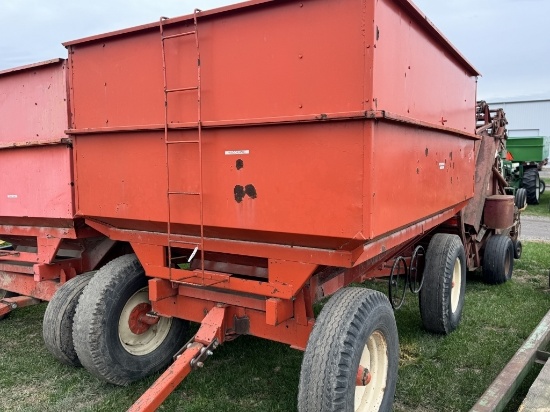 KILLBROS CENTER DUMP GRAVITY WAGON