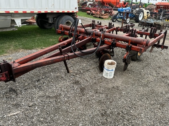 MASSEY FERGUSON 7 SHANK DISC CHISEL W/ HARROW