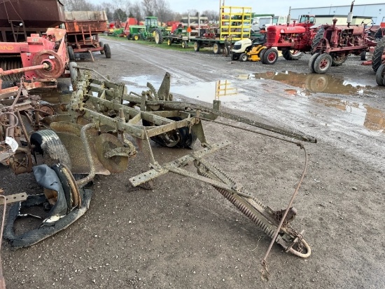 JD 4 BOTTOM PULL-TYPE PLOW