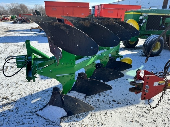 JD 4 BOTTOM ROLLOVER PLOW