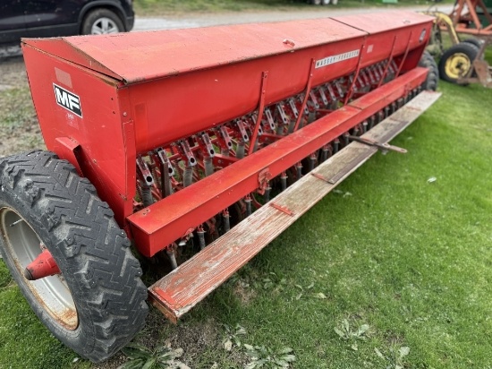 MASSEY FERGUSON 43 GRAIN DRILL