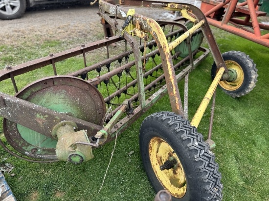 JD 640 HAY RAKE