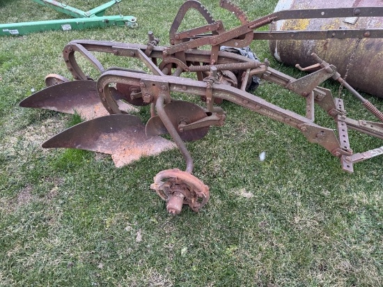 JD PULL TYPE PLOW, 2 BOTTOM
