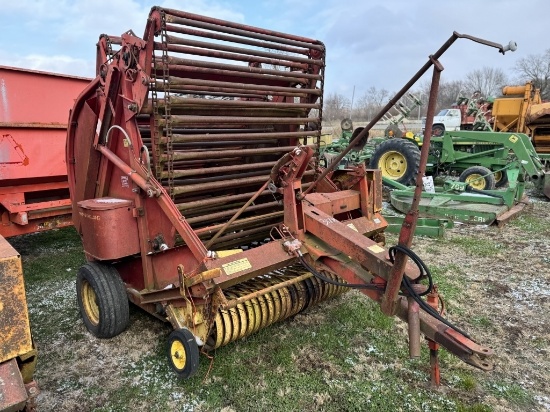 NEW HOLLAND 850 GROUND BALER