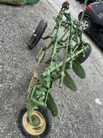 JD 3 BOTTOM PLOW