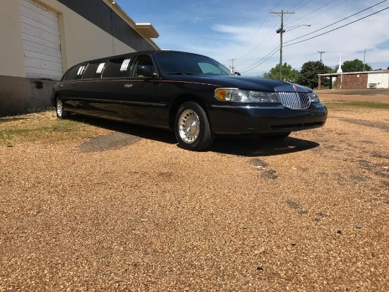 1998 Lincoln Town Car Limousine