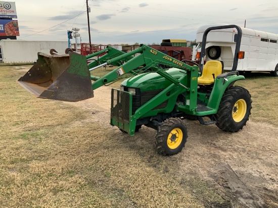 John Deere 4200 4WD with loader 853 hrs