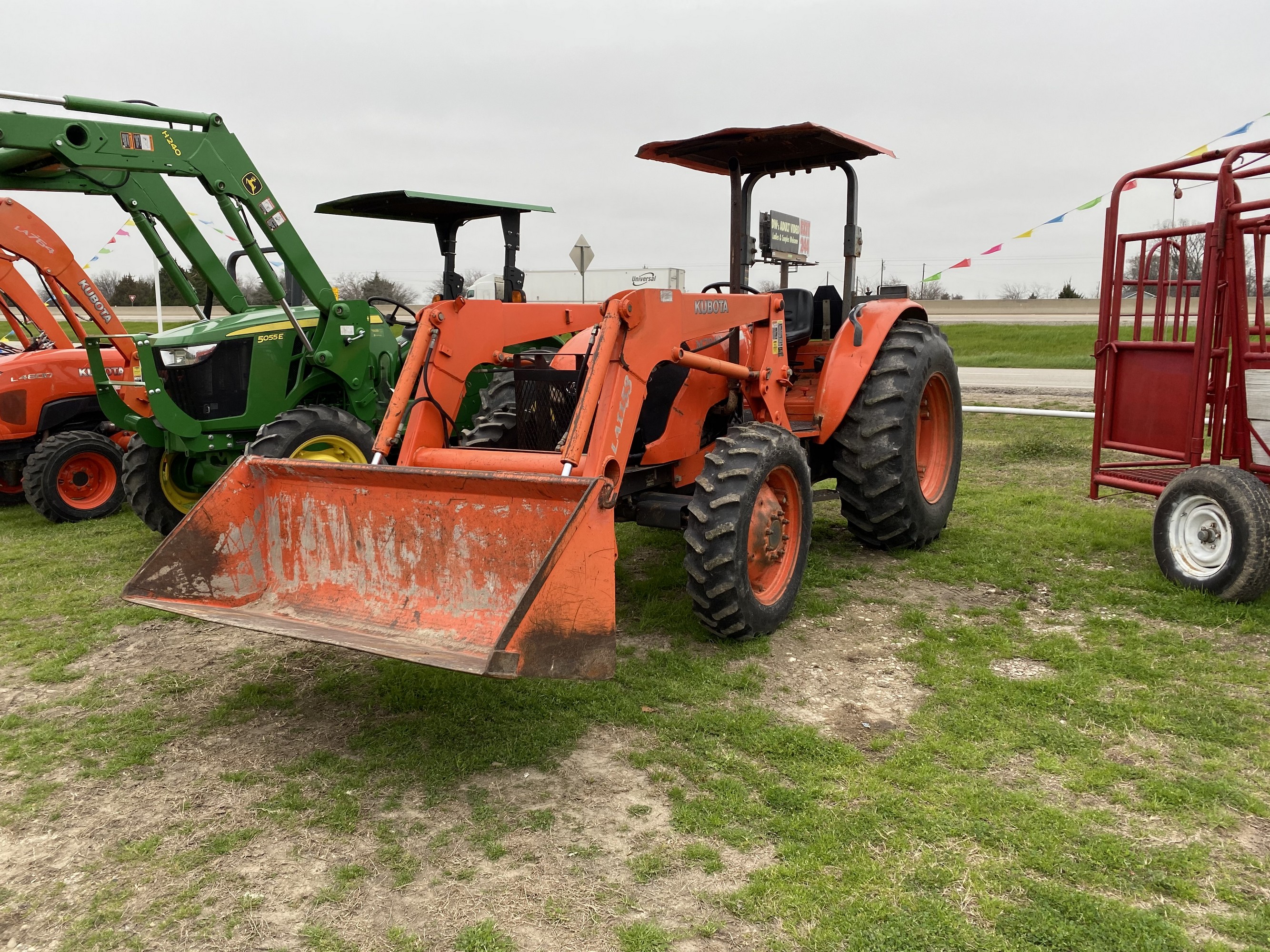 Kubota M7040 Diesel 4WD w/Loader 1153 Front end | Proxibid