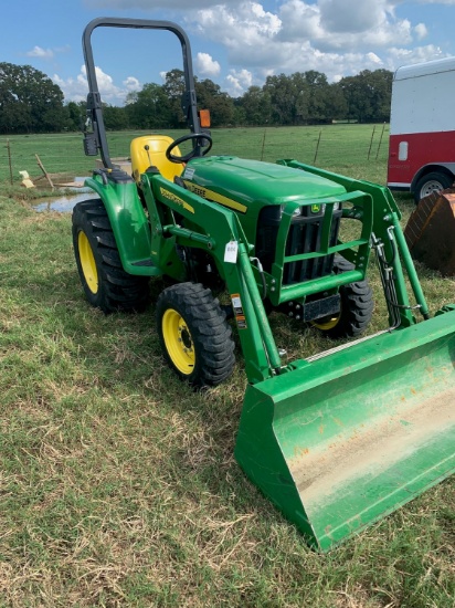 2017 JD 3025 E 280hrs. Hydro Stat like new