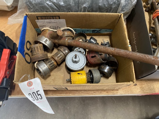 1 Box Pipe threader & hole saw bits