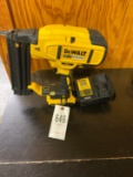 Dewalt brushless 18 gauge brad Nailer with battery and charger works