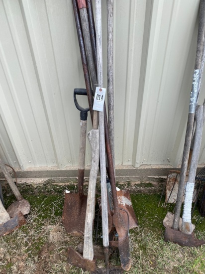 Bundle of yard tools