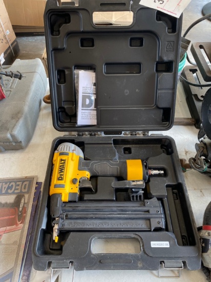 Dewalt 18 Gauge Brad Nailer