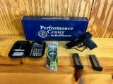 Smith & Wesson Performace Center M*P 9MM Shield Easy Black/gold with night sighnts & cleaning kit Sn