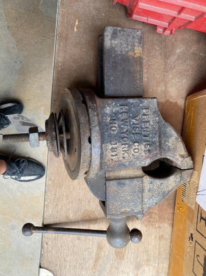 1923 Heavy Duty vise