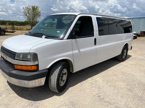 2012 Chevy Express Van White 198K Runs & drives Cold AC 4 row seating Clean title