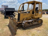 CAT D4C XL Series III 4897 hrs Runs & operates