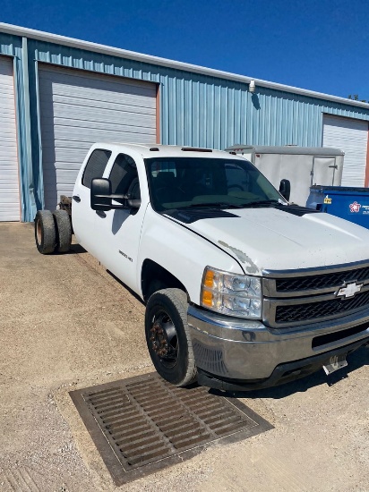 2012 Chevy Dually 3500HD no issues runs and drives 175,500 Miles