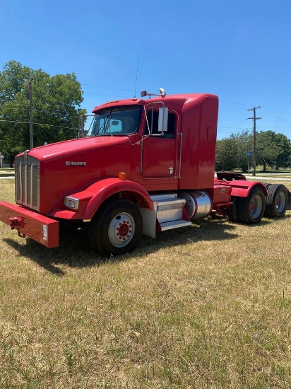 2000 Kenworth CAT M0tor runs and drives only 225,725 miles