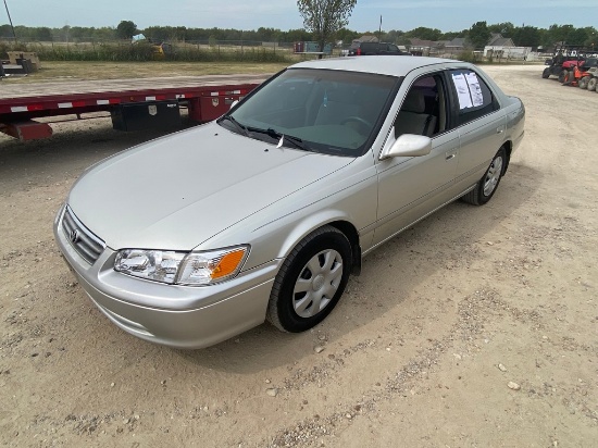 2001 Toyota camry 185 miles on new long block ,befuid power steering pump, tires 85% tread,new headl