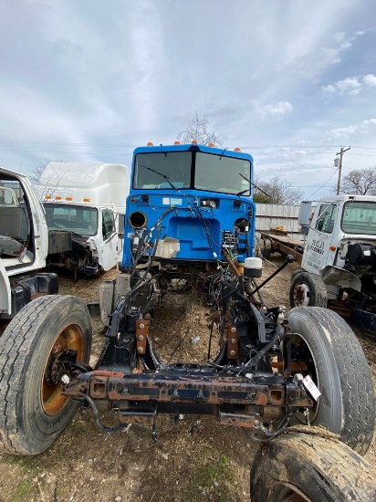2012 Peterbilt Cab & chassey Blue