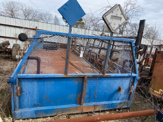 22' Flatbed with lift gate & Folding sides