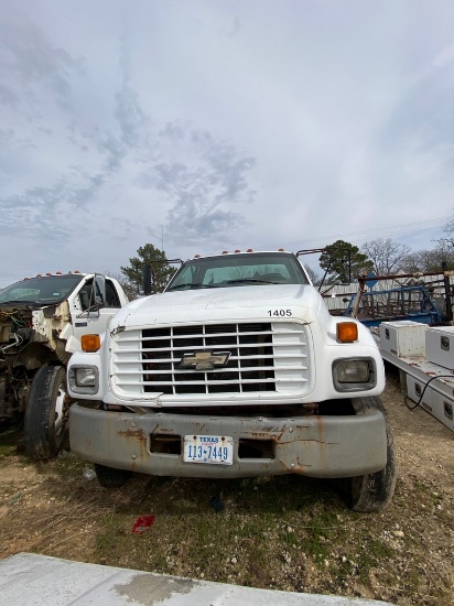 2000 Chevy C7500 Parts Truck No Trans hs title Vin#YJ502992