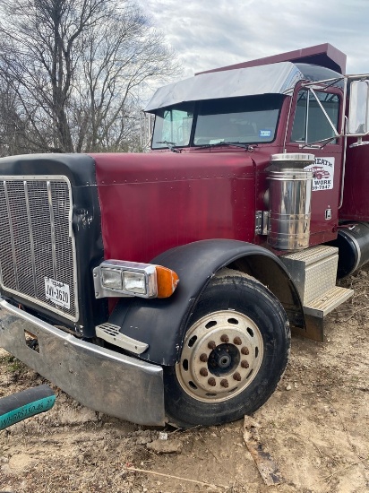 2000 Pete 379 dump Truck Automatic Shows 267k miles international motor