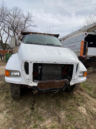 2005 Ford F750 Dump Truck Non running has title Vin#28202
