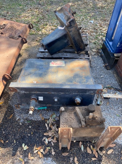 3 Hydraulic Tanks