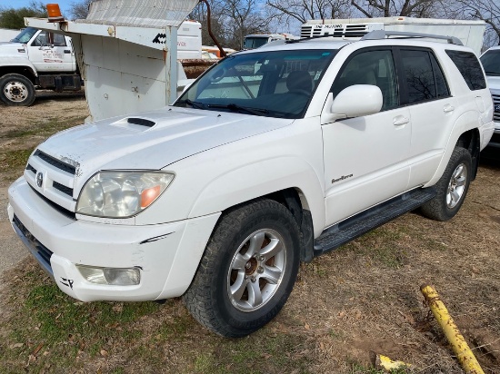 2003 Toyota 4 runnner white sports Edition 254K miles runs & drives clean title