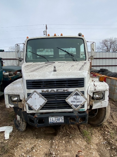 2000 Mack CS 250P Parts Truck
