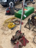 Hydraulic jack & 2 jack stands