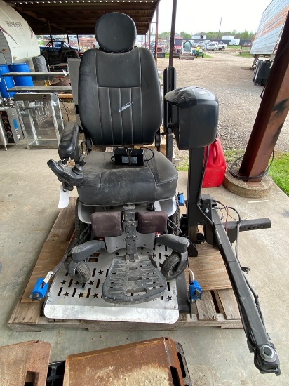 Quick Q500 Electric Scooter with foot rest & charger sell it
