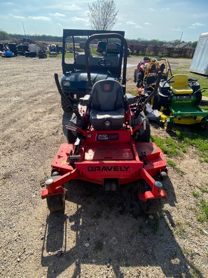 Gravely 60" Zero Turn mower commercial grade runs & operates