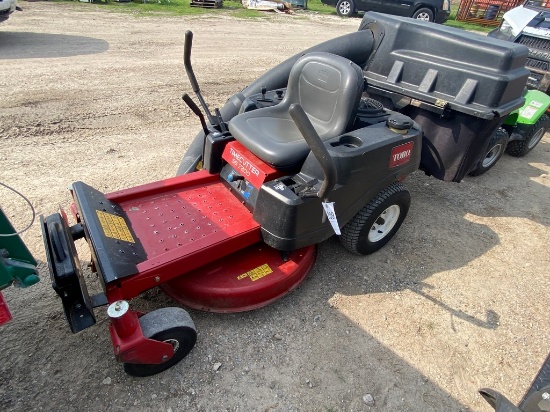 Toro Time Cutter SS Zero turn mower with grass catcher