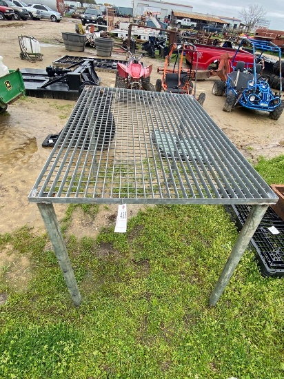Plasma torch cutting table