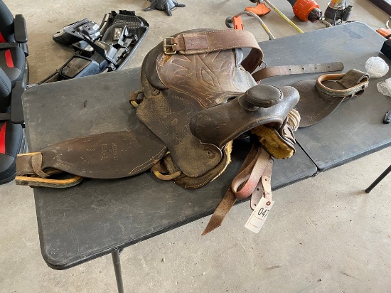 Saddle