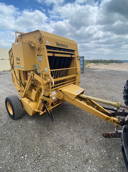 Vermeer  Bailer 4250 Massey 100 HP Tractor Model 504
