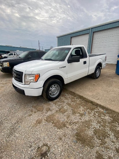 2012 Ford F150 XLT Single Cab 5.0L shortbed Shows 157K runs & drives clean title