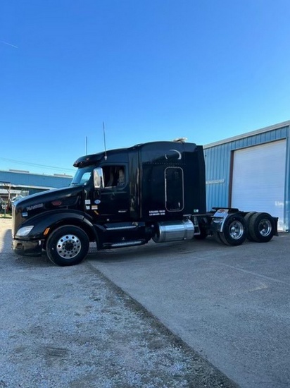 2014 Peterbilt 10 speed runs & drives shows 519,048.9