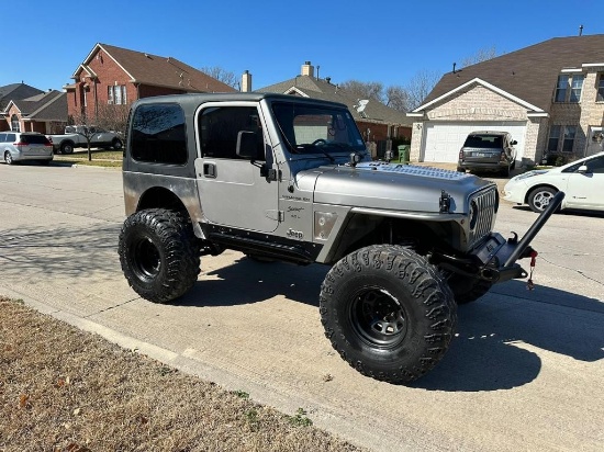 2006 Jeep wrangler TJ lifted 4" 35" tires 146k miles 6 cylinder 5 speed manual transmission poison s