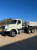 2005 Freighltiner 10 speed shows 679,659.2 miles