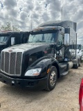2014 Peterbilt 10 speed shows 593,827.9 Runs good no issues